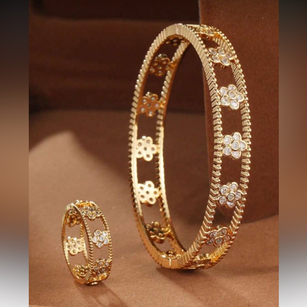 Elegant Gold Floral Jewelry Set